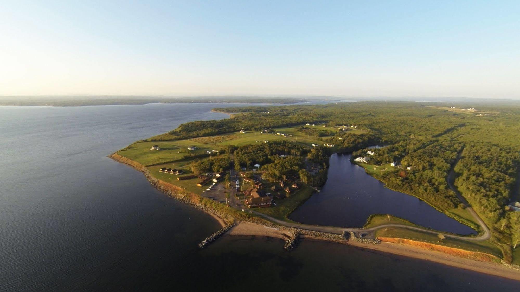 Pictou Lodge Beach Resort Exteriör bild